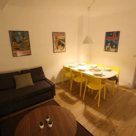 Center - Cosy Bed' N' Bredala Max Apartment *