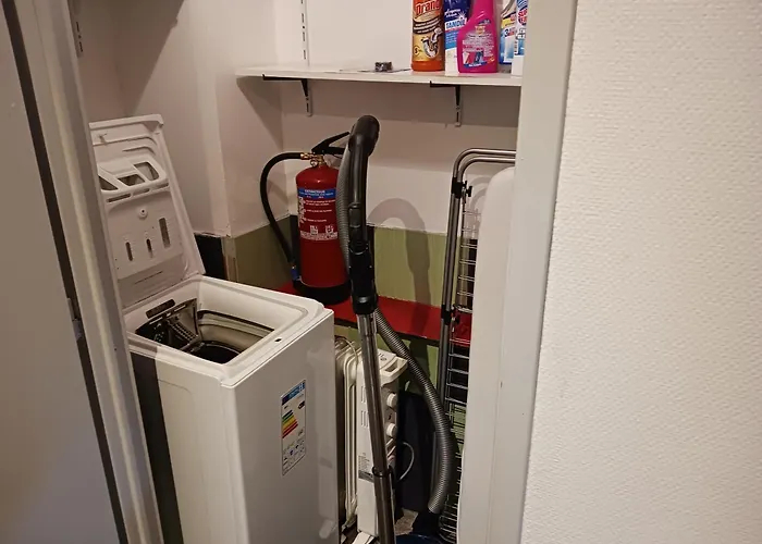 Center - Cosy Bed' N' Bredala Max Apartment